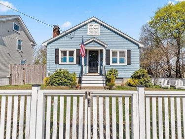 28 Riverside Sq, Boston, MA 02136