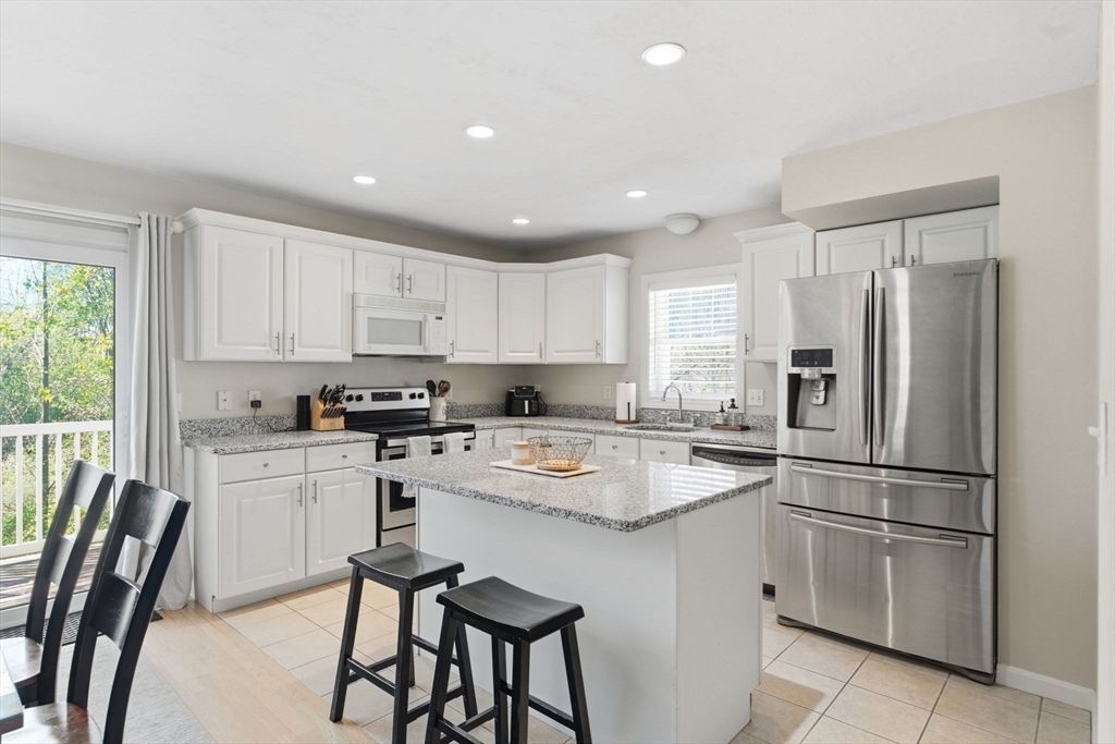 35 Collins Street, Unit 88, Danvers, MA 01923 Main Photo