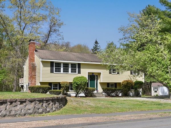 26 Hillview Rd, North Reading, MA 01864