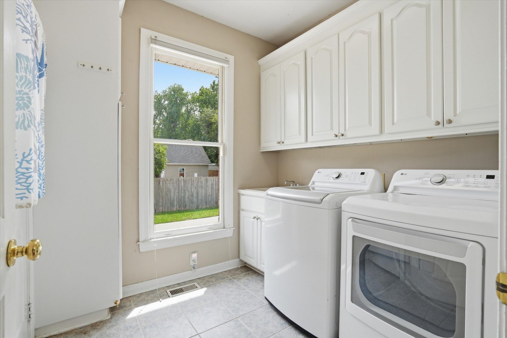 1539 Cedar Avenue Photo 13