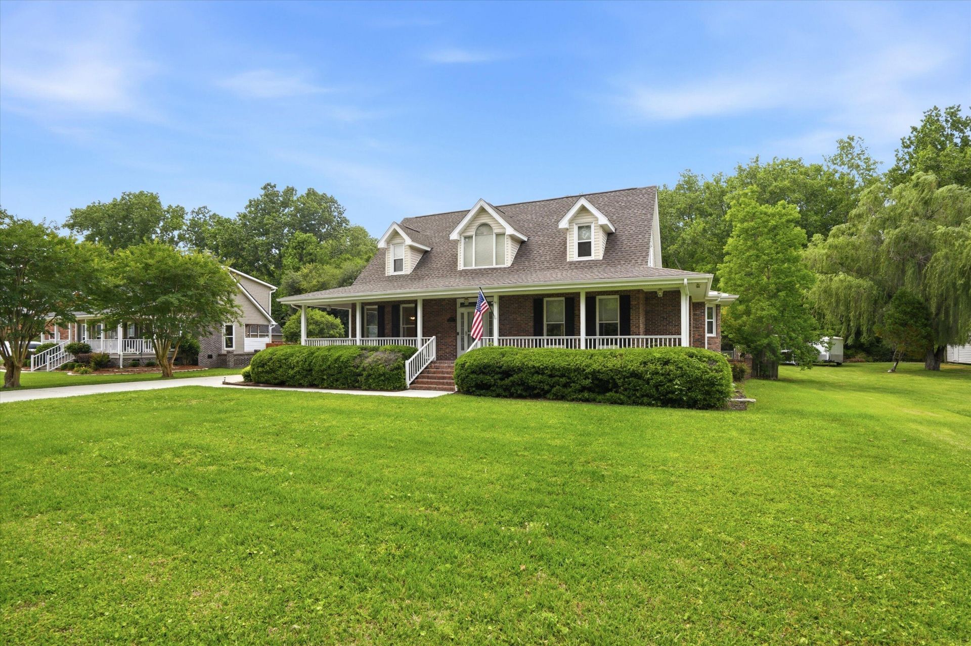 1539 Cedar Avenue Photo 2