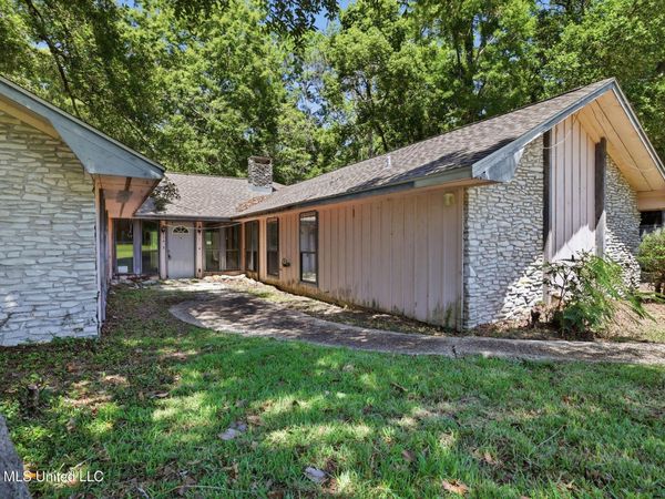1432 Sioux Bayou Drive, Gautier, MS 39553