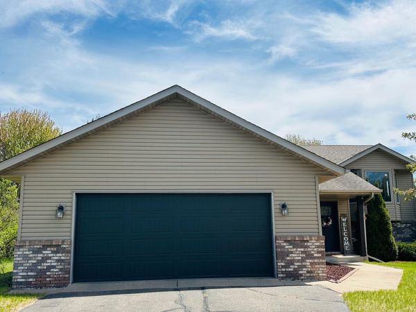 39119 Riverside Court , North Branch, MN 55056