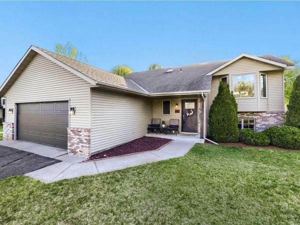 39119 Riverside Court, North Branch, MN 55056
