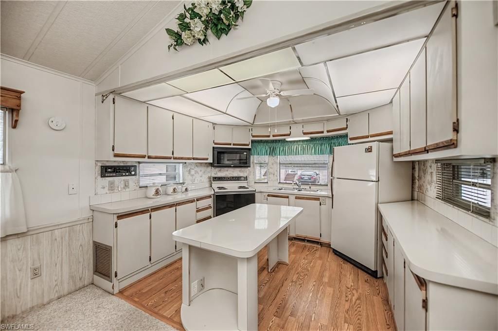 178 Caravan Cir, North Fort Myers, FL 33903 Photo