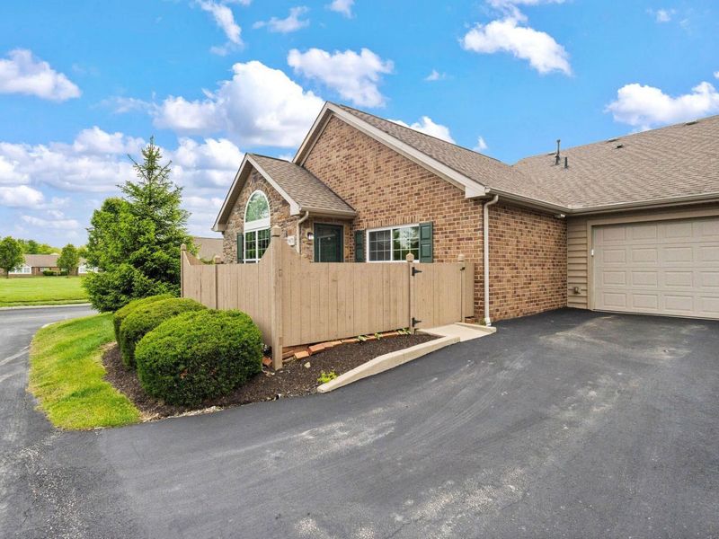 5673 White Goose Road, Unit 12, Westerville, OH 43081 Photo 2