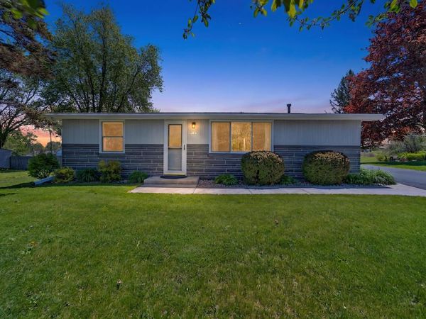 9707 Saratoga DRIVE, Caledonia, WI 53108