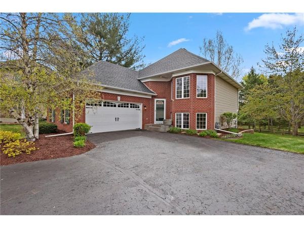 2100 Hunter Hill Court, Hudson, WI 54016