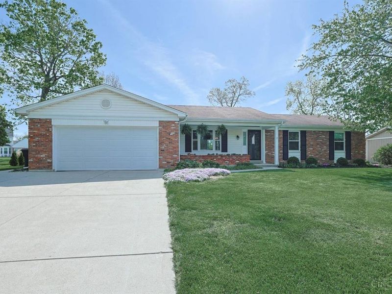 2030 Winding Creek Lane, Mason, OH 45040 Photo 2