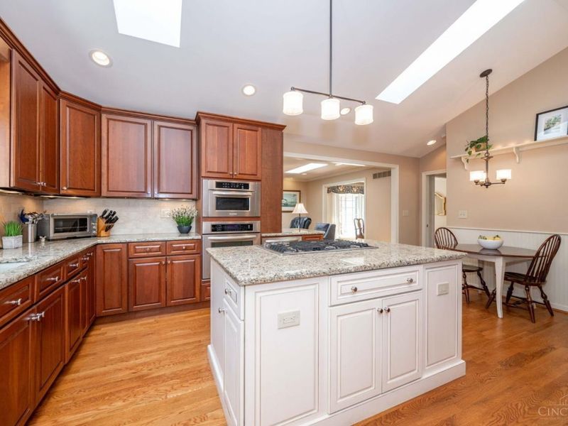 9891 Forestglen Drive, Montgomery, OH 45242 Photo 16