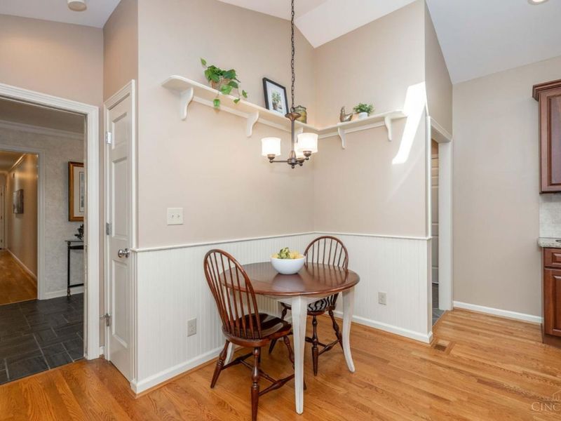 9891 Forestglen Drive, Montgomery, OH 45242 Photo 18