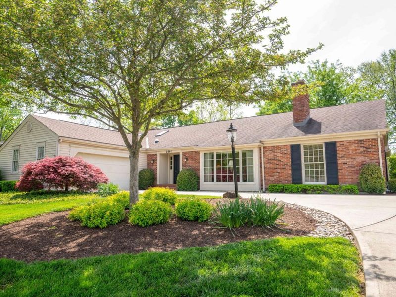 9891 Forestglen Drive, Montgomery, OH 45242 Photo 2