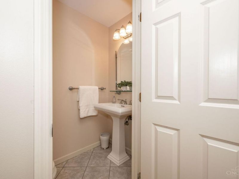 9891 Forestglen Drive, Montgomery, OH 45242 Photo 35