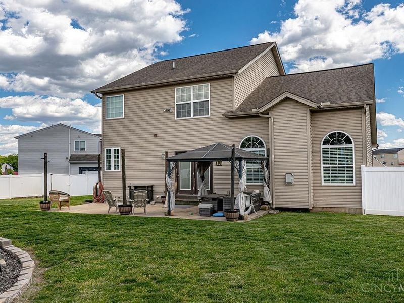 422 Sudbury Drive, Trenton, OH 45067 Photo 6