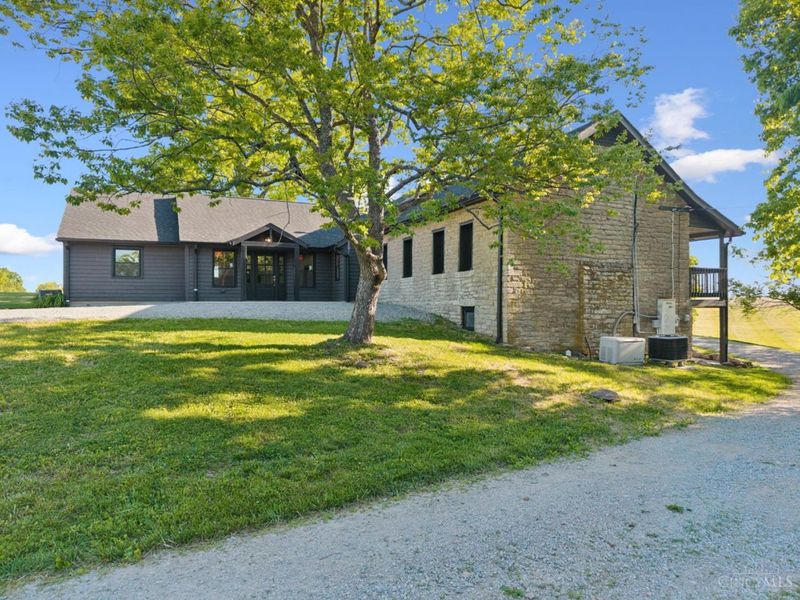 1976 Shinkles Ridge Road, Lewis Twp, OH 45121 Photo 2