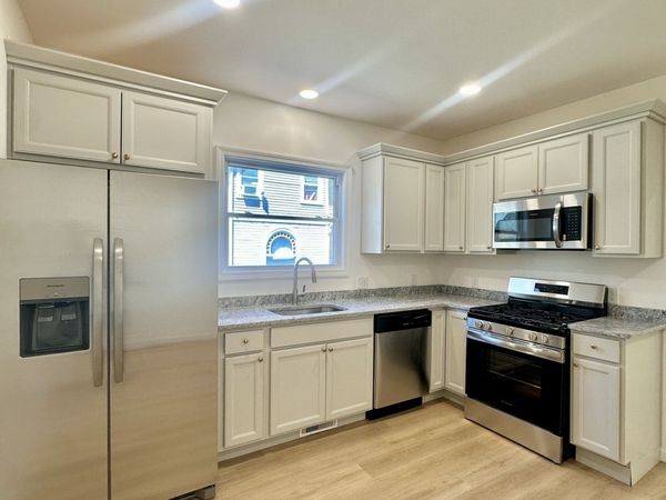 216 Minerva, Derby, CT 06418
