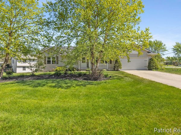 1330 Monte Carlo Drive, Jenison, MI 49428