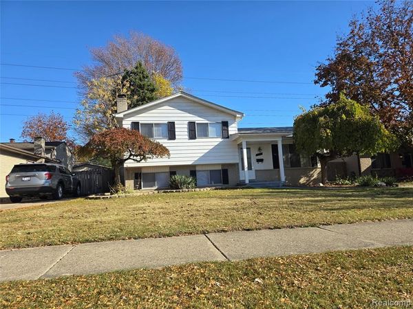 33828 Stonewood Drive, Sterling Heights, MI 48312