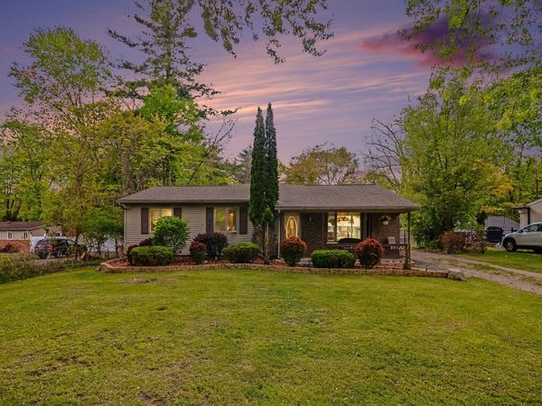 22531 Leewright Avenue, Southfield, MI 48033