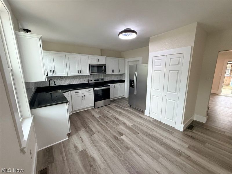 1518 Madison Avenue, Toronto, OH 43964 Photo 8