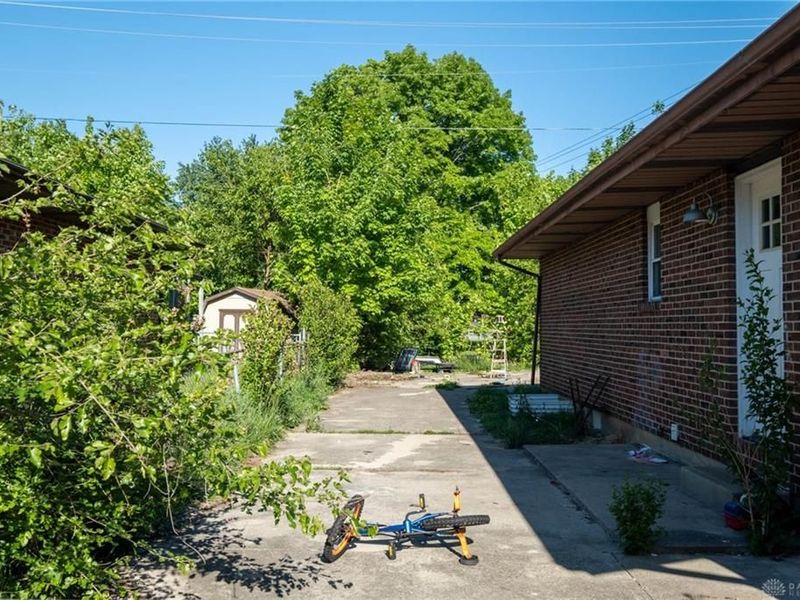 1326-1328 Seneca Drive, Xenia, OH 45385 Photo 3