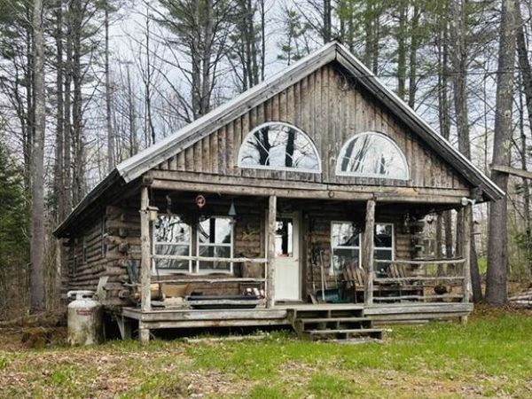 17 Faulkner Hill Road , Starks, ME 04911