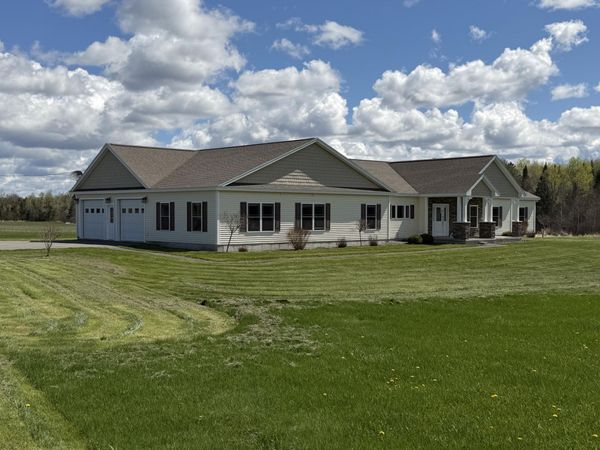 207 Corinth Road , Hudson, ME 04449