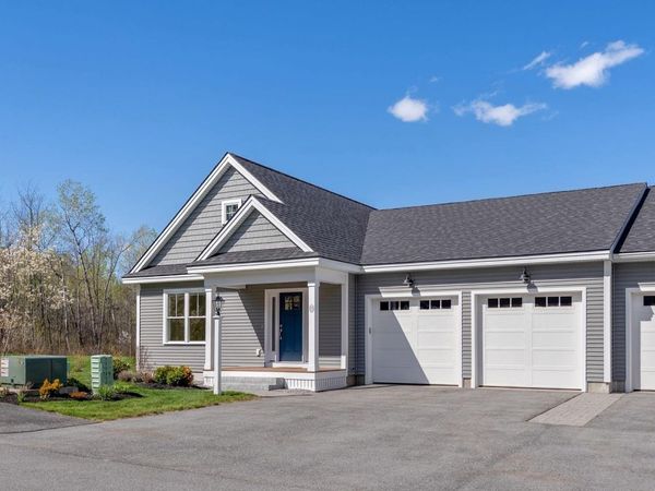 5 Honeysuckle Lane, Unit 1, Falmouth, ME 04105