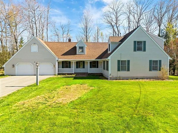 22 Court Street , Winslow, ME 04901
