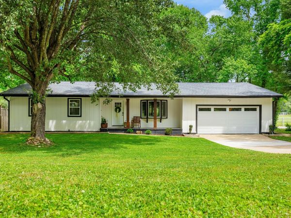 7535 Irongate Drive , Hixson, TN 37343