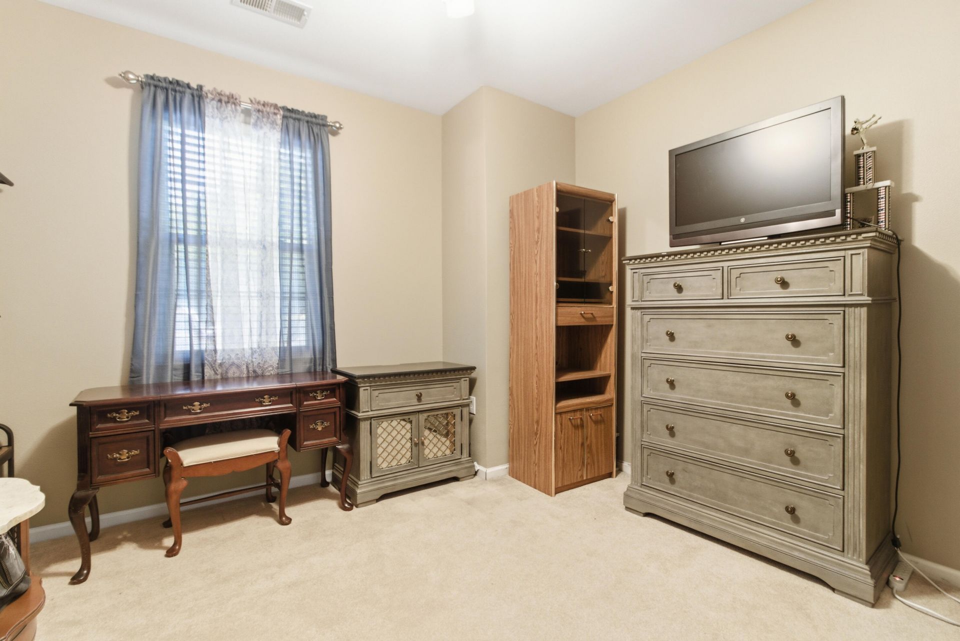 1565 Cambridge Lakes Drive Photo 18