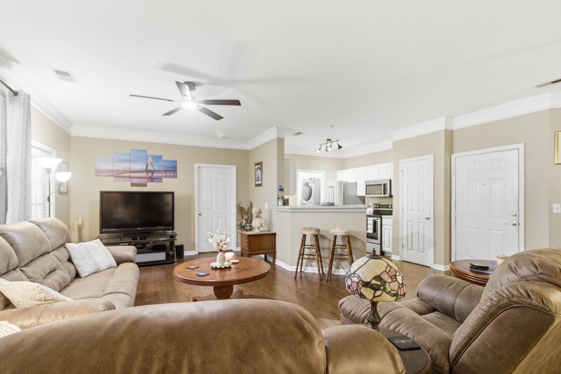 1565 Cambridge Lakes Drive Photo 7