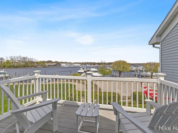 931 W Savidge Street, Spring Lake, MI 49456