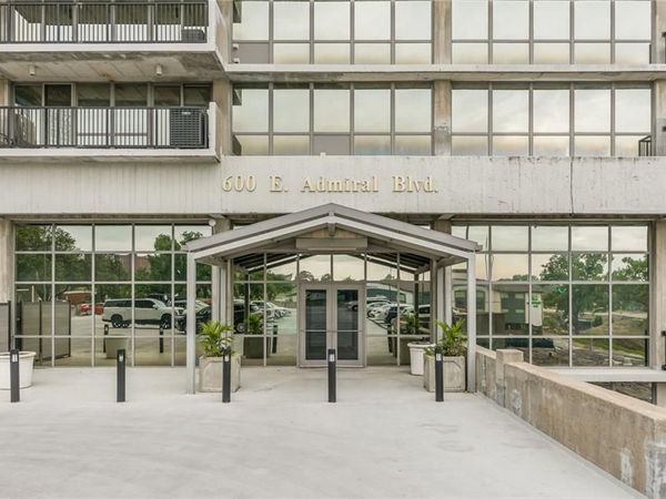 600 Admiral Boulevard, Unit 1802, Kansas City, MO 64106