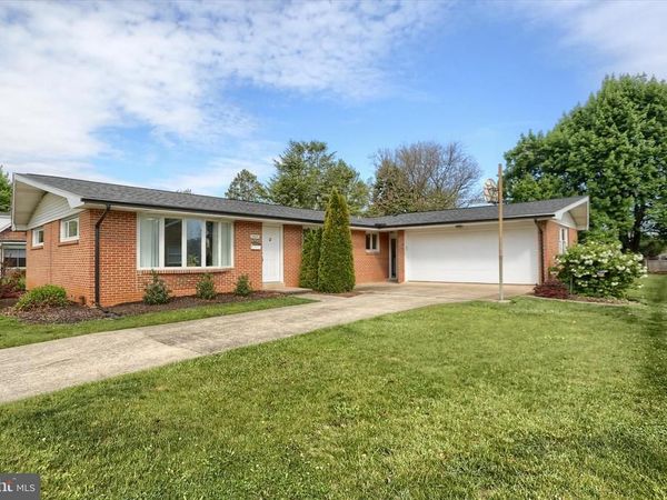 1003 CHARLES STREET, MECHANICSBURG, PA 17055