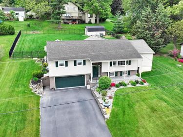 230 EDGEWOOD DRIVE, NEW HOLLAND, PA 17557
