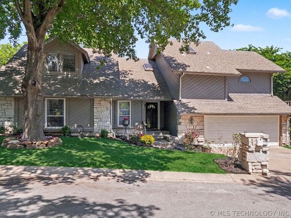 9707 S Lakewood Place, Tulsa, OK 74137
