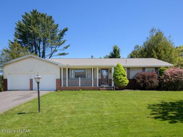7 Manor Drive, Dallas, PA 18612