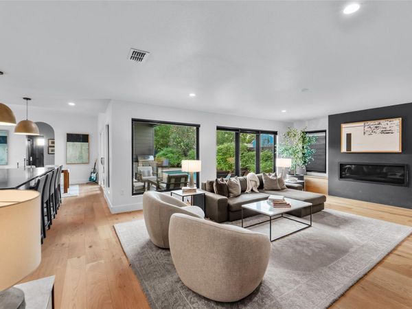 8300 Hathaway DR, Austin, TX 78757