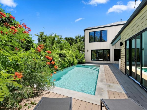 8300 Hathaway DR, Austin, TX 78757
