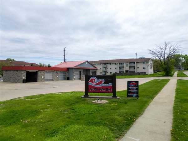 875 Sherrylynn Boulevard, Pleasant Hill, IA 50327
