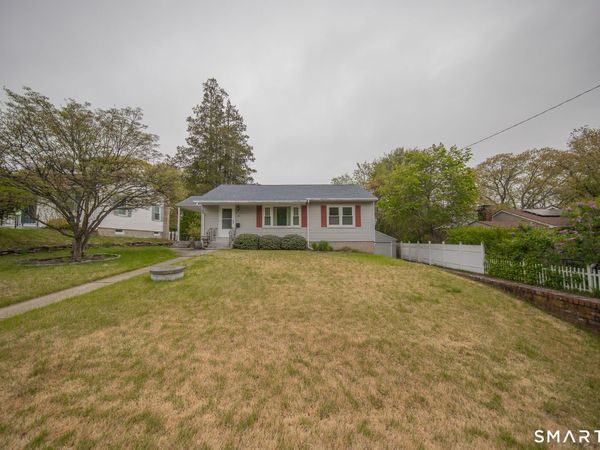 46 Park, Montville, CT 06382