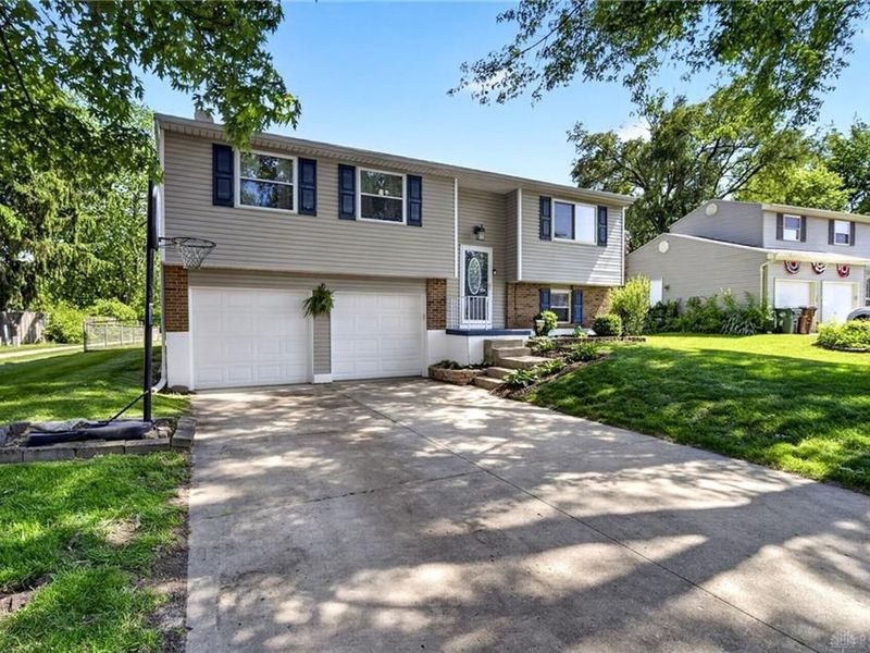 817 W Martindale Road, Englewood, OH 45322 Photo 2