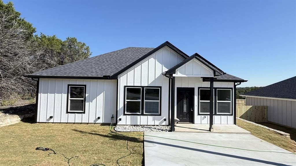2615 Creekview Drive, Granbury, TX 76048 Main Photo