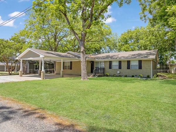 470 W Marshall Street, Van Alstyne, TX 75495