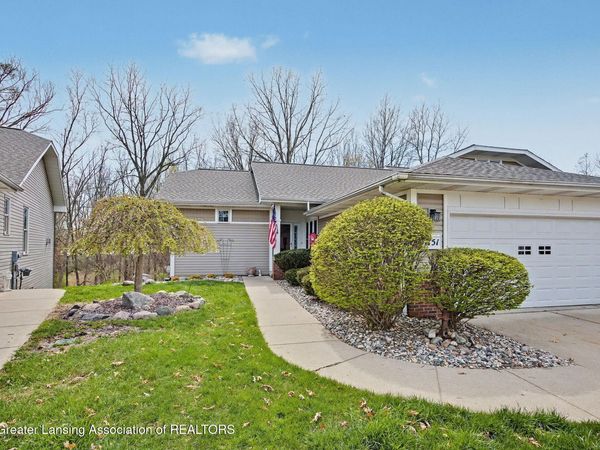 7151 Steeplechase Way, Lansing, MI 48917