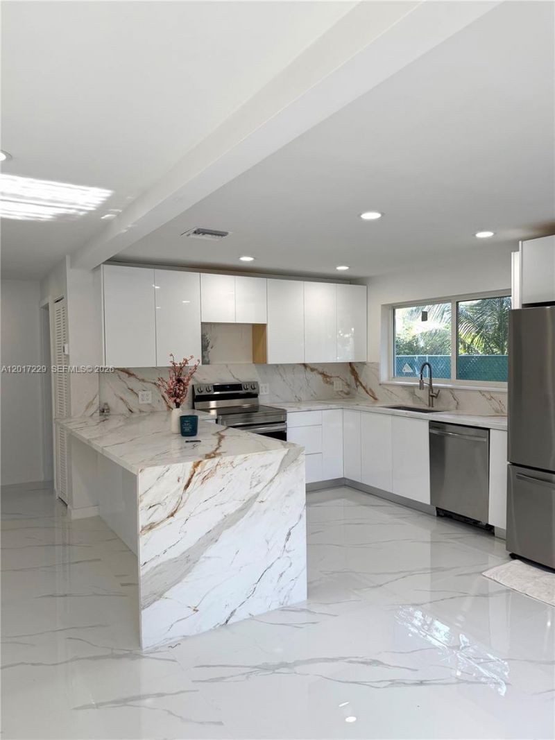 6091 SW 64th Ter, South Miami, FL 33143 Photo