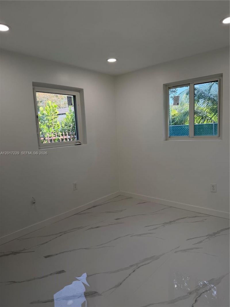 6091 SW 64th Ter, South Miami, FL 33143 Photo