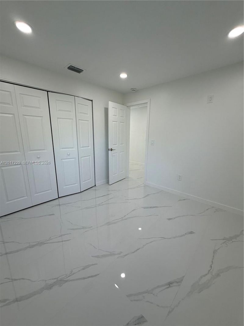 6091 SW 64th Ter, South Miami, FL 33143 Photo