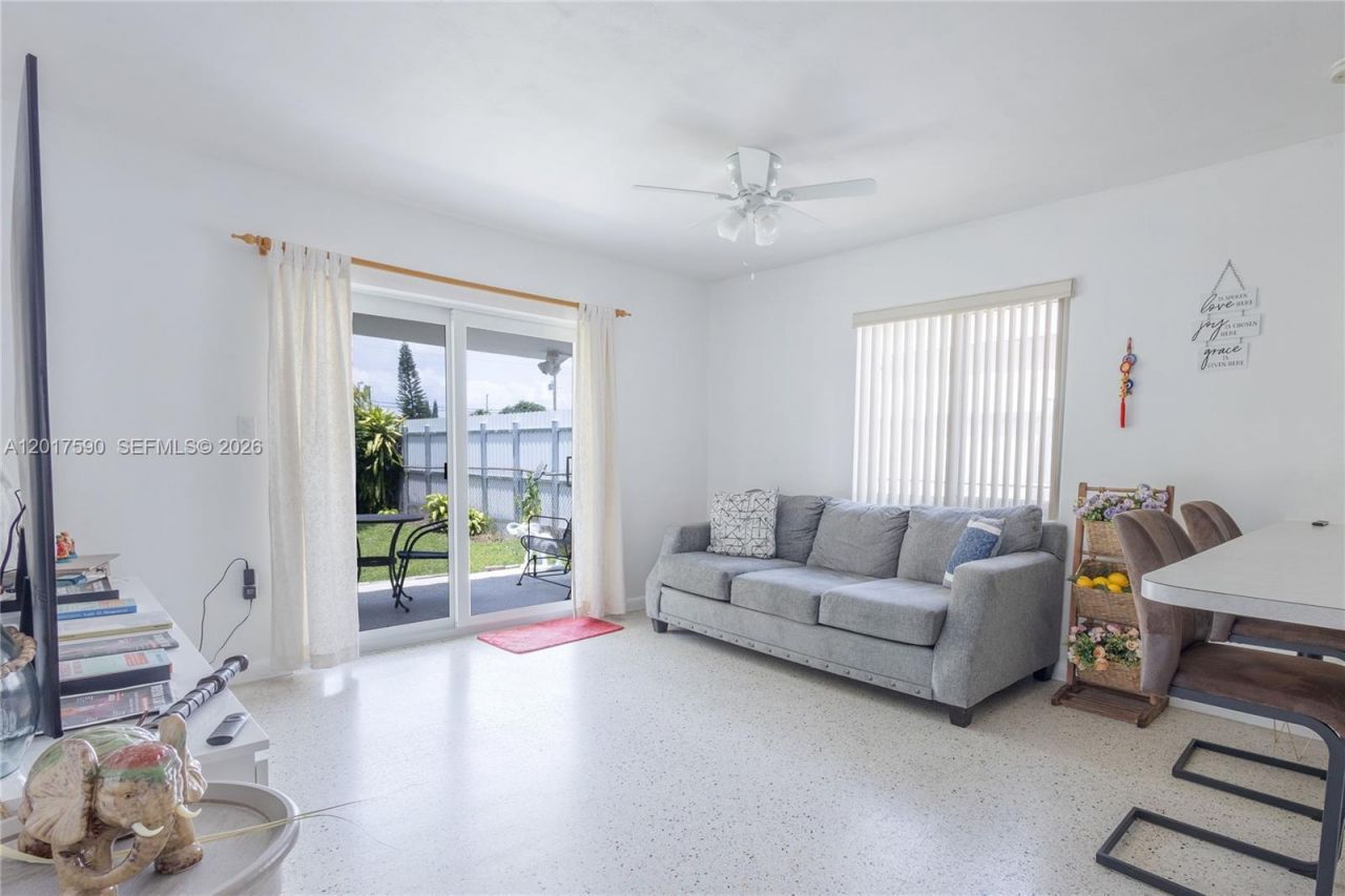 10 NW 60th Ct, Miami, FL 33126 Photo